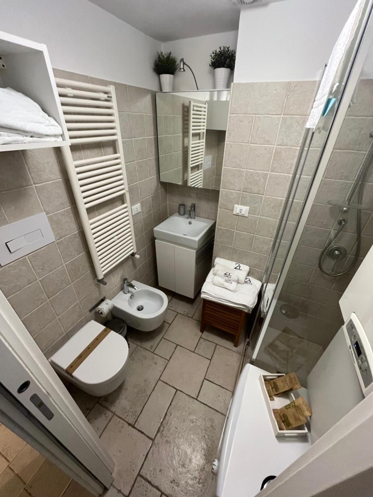 Ostuni 21Mqsuitehomes, Appartamento Con Mini Piscina Privata, Appartamenti Con Vasca Idromassaggio & Appartamenti Standard Exterior foto